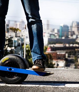 onewheel-skateboard-futur-roue-moteur
