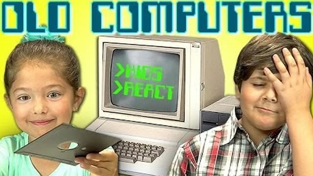 enfants-reagissent-vieux-ordinateurs
