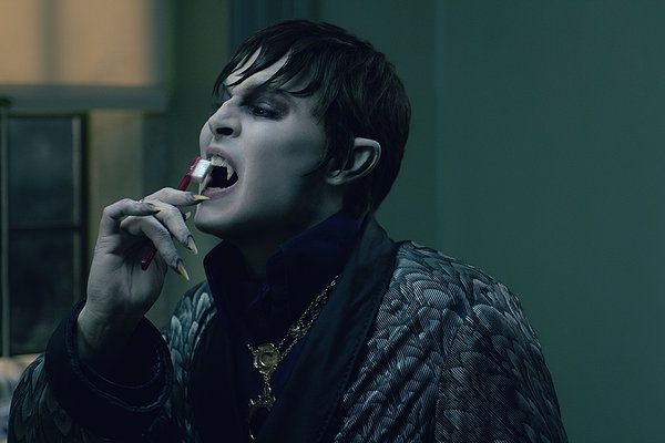 89414_gal+dark+shadows+johnny+depp+barnabas+collins+brushing+teeth+vampire