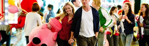 Tom Hardy tente de séduire Reese Witherspoon dans le film Target Tom Hardy tente de séduire Reese Witherspoon dans le film Target