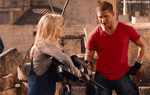 Tom Hardy tente de séduire Reese Witherspoon dans le film Target