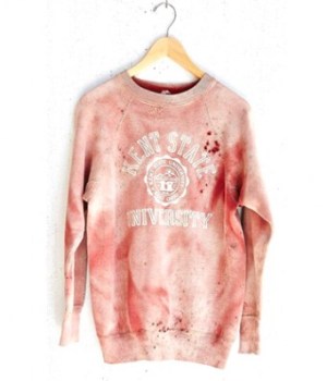 sweat-ensanglante-urban-outfitters