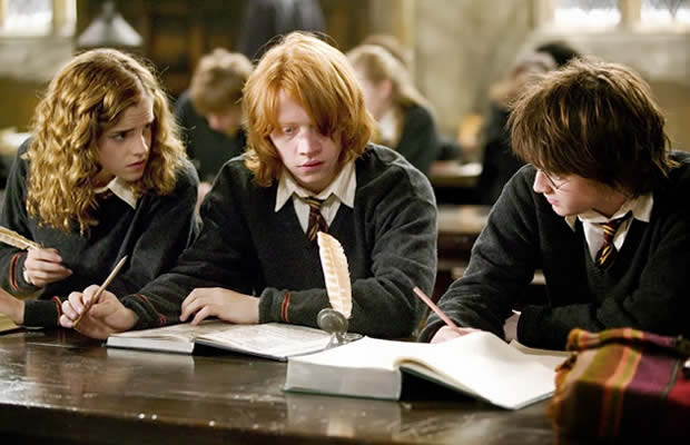 harry ron hermione travail bibliothèque