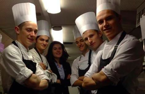 auparager-equipe-etudiants-cuisine