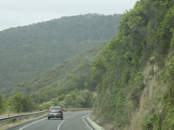 australie-road-montagnes