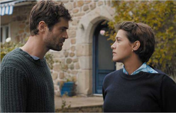 chateaux-de-sable-yannick-renier-emma-de-caunes chateaux-de-sable-yannick-renier-emma-de-caunes