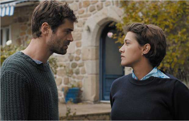 chateaux-de-sable-yannick-renier-emma-de-caunes chateaux-de-sable-yannick-renier-emma-de-caunes