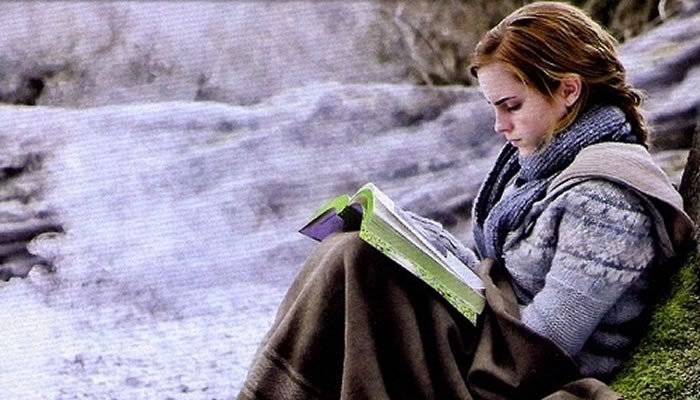 hermione reading harry potter
