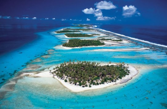 paradis-polynesie-atoll-plage-avion