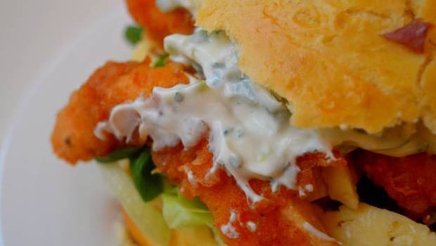 burger poulet croustillant piment gouda burger poulet croustillant piment gouda