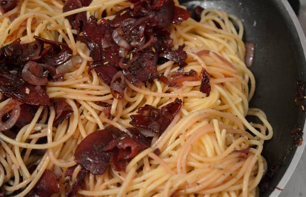 recette vin rouge spaghettis échalote