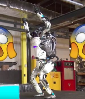 robot-salto-arriere