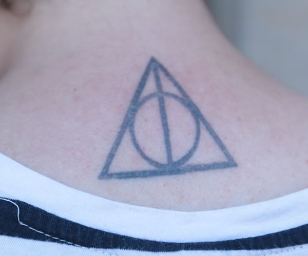 Street Tattoos bruxellois — Joséphine, des Reliques de la mort à Alice