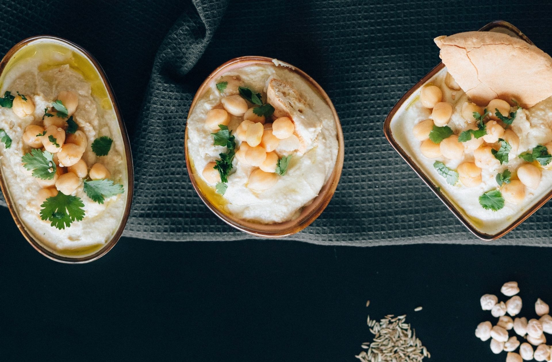 La recette facile du houmous maison pas cher, végan et plein d’ail