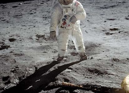 neil-armstrong-moon neil-armstrong-moon