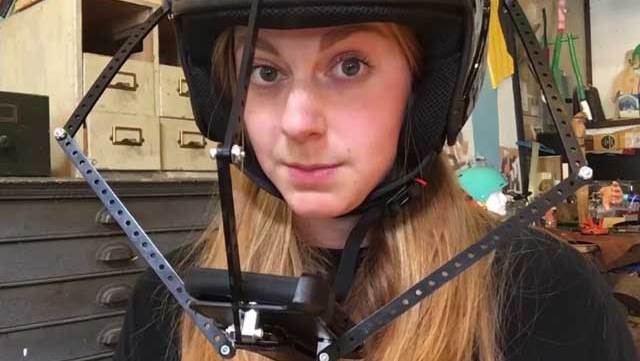 casque-pokemon-go-simone-giertz