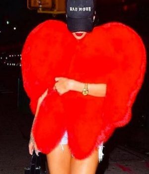 rihanna-manteau-coeur