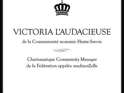 victoria-reine-crown victoria-reine-crown