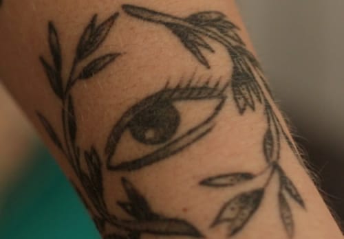 tatouage-oeil-vanessa