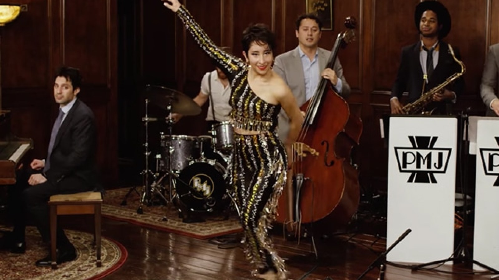 L'évolution de la danse des claquettes dans une vidéo medley