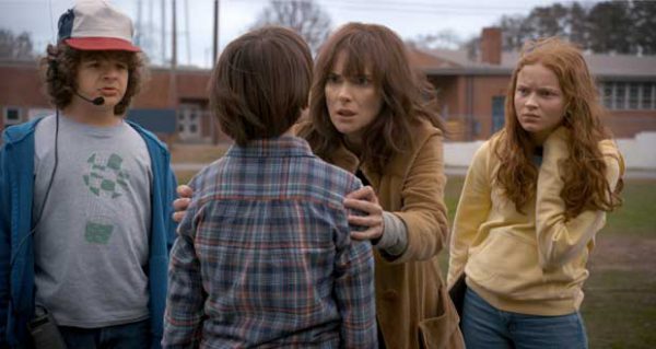 stranger-things-joyce stranger-things-joyce