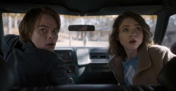 stranger-things-voiture stranger-things-voiture