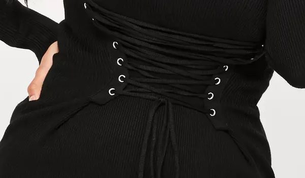 robe-noire-lacages