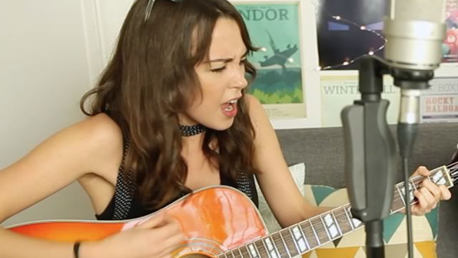 Findlay joue We Are Never the Last en acoustique — madmoiZelle.com
