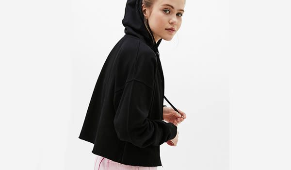 sweat-capuche-noir