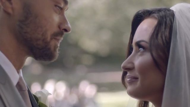 demi-lovato-tell-me-you-love-me-clip