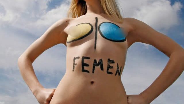 femen-exhibition-sexuelle-proces