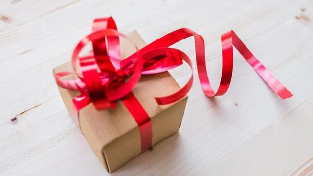 Saint-Valentin : 15 idées de cadeaux pour lui à moins de 50€ 