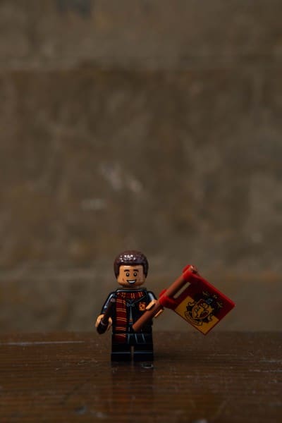 lego-minifigure-dean-thomas-400×600