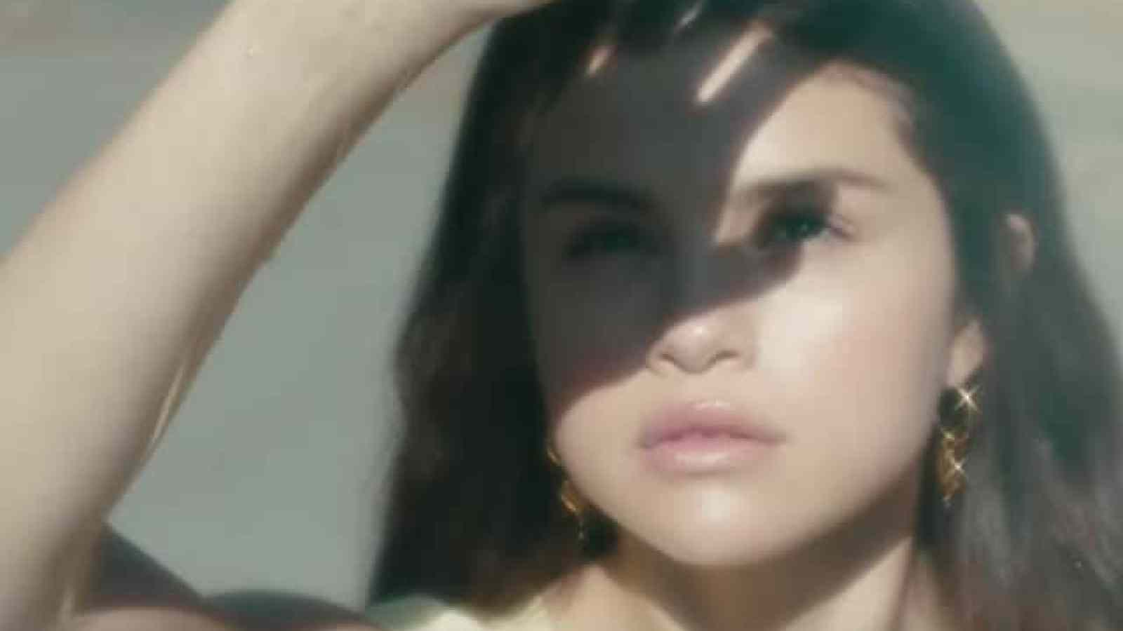 selena-gomez-petra-collins- ...