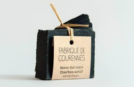 Savon au charbon actif, 6,50€ Savon au charbon actif, 6,50€