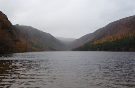 Je suis allée à voir un lac dans le comté du Wicklow, lors d'un voyage en bus. Je suis allée à voir un lac dans le comté du Wicklow, lors d'un voyage en bus.