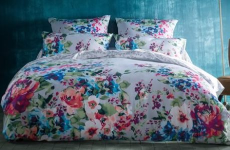 Housse de couette à fleurs en satin de coton, 53,50€ (au lieu de 160€) Housse de couette à fleurs en satin de coton, 53,50€ (au lieu de 160€)