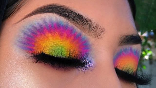 maquillage tie and dye