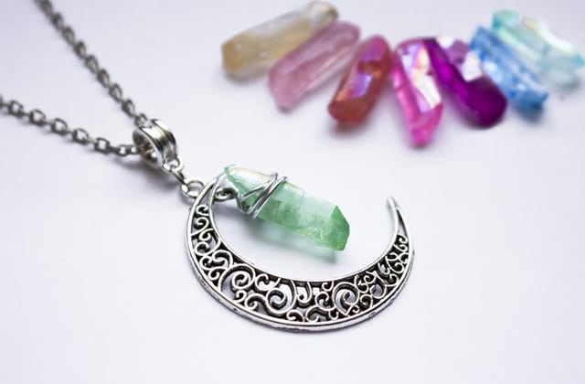 collier sorcière bijoux cristaux