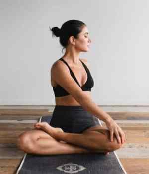 étirement dos yoga
