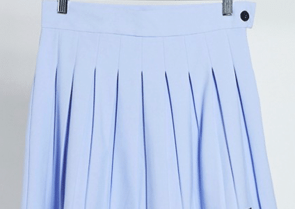 Comment porter la mini jupe, star de l'été 2022 - Lookiero Blog