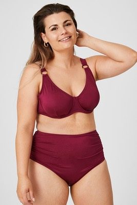 Bikini bordeaux C&A, 9,90€ le bas (du 48 au 54) et 9,99€ le haut (du 110B au 125B)