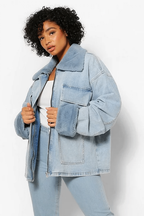 Veste en jean à fausse fourrure grande taille, Boohoo, 31 €.