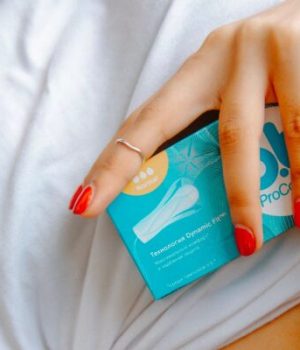 femme-boite-tampons femme-boite-tampons