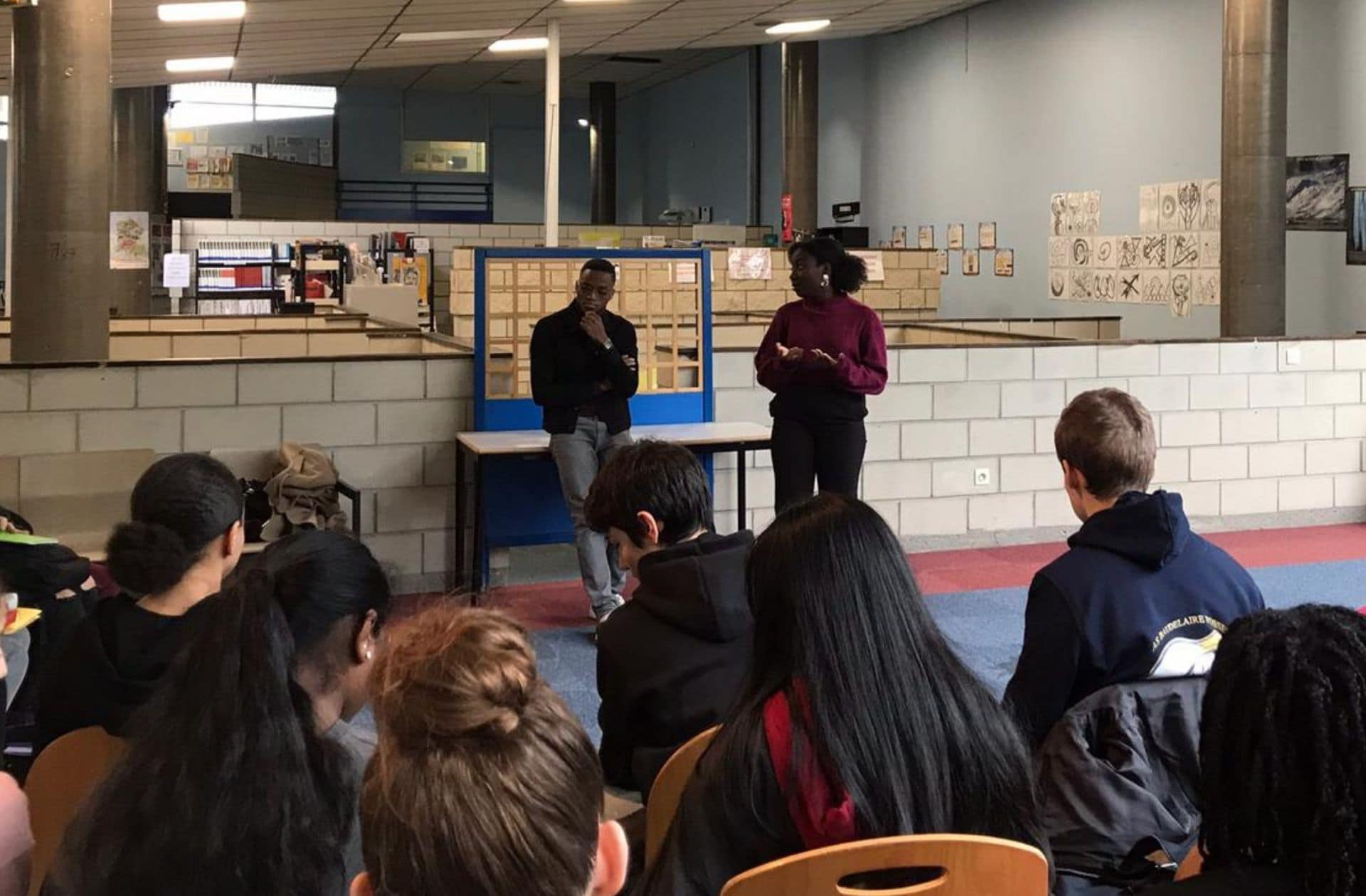 Lauren Lolo et Brandy Boloko en intervention dans un lycée