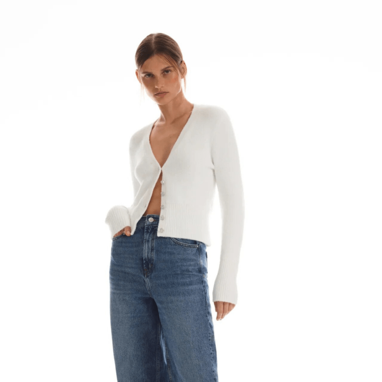 Cardigan en nylon mélangé, Zara, 29,95 € Cardigan en nylon mélangé, Zara, 29,95 €