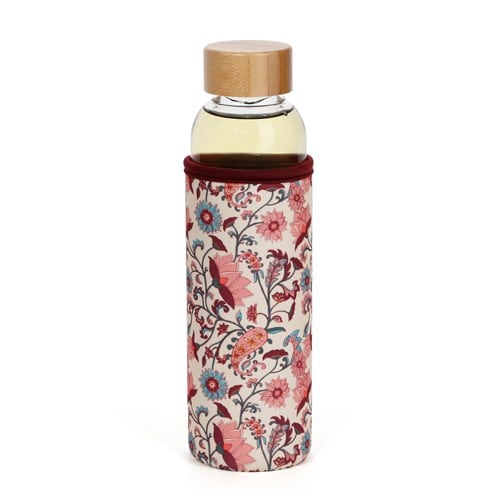 Bouteille en verre de 50 cl avec infuseur et manchon amovibles, Nature & Découvertes, 19,95€. Bouteille en verre de 50 cl avec infuseur et manchon amovibles, Nature & Découvertes, 19,95€.