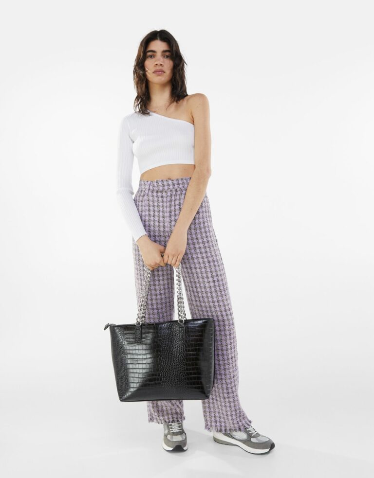 Sac en cuir synthétique, Bershka, 19,99 €. Sac en cuir synthétique, Bershka, 19,99 €.