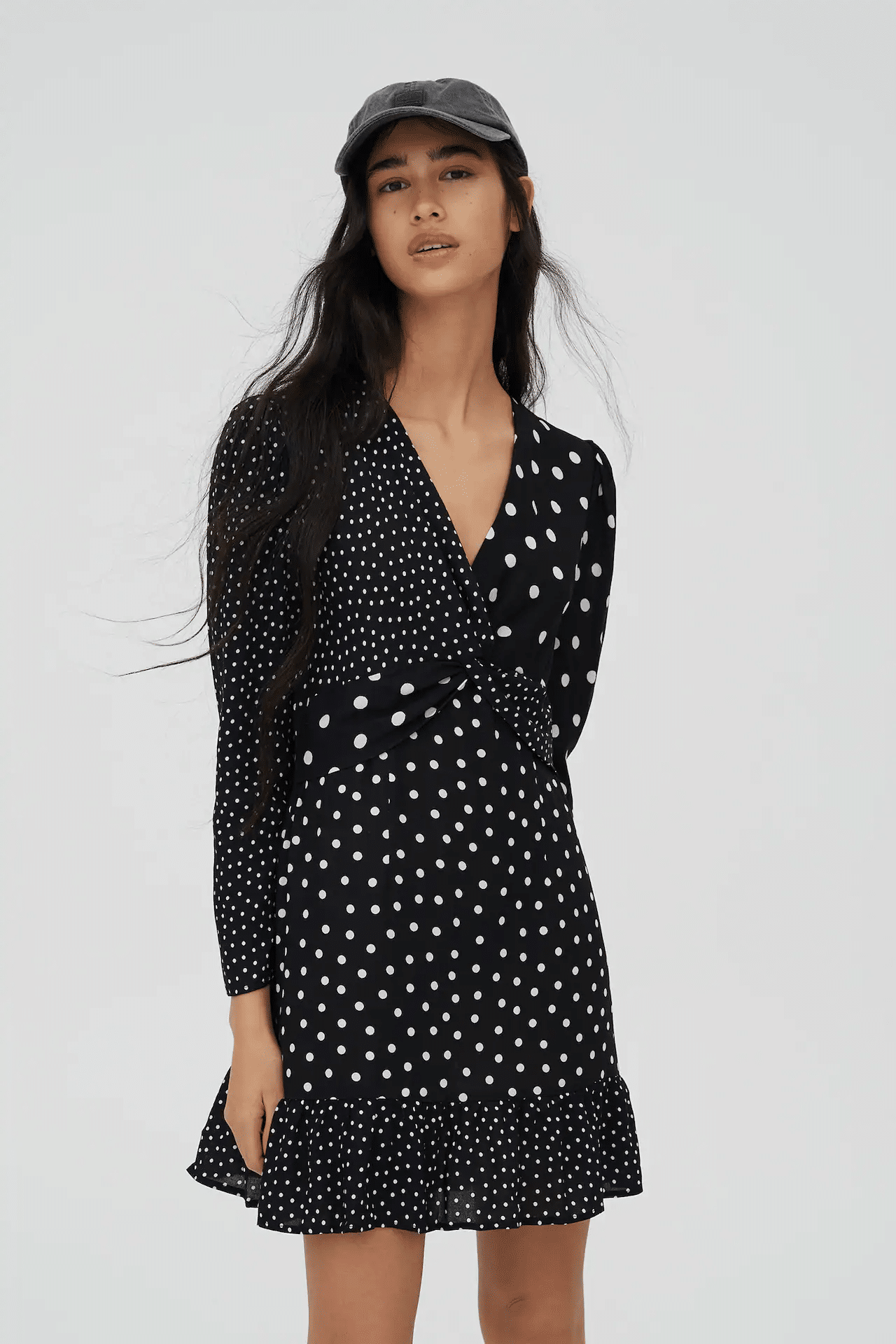 Robe à pois et volants, Pull & Bear, 29,99€.