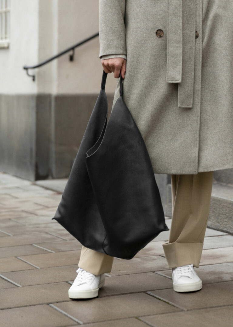 Sac souple en cours, & Other Stories, 110 €. Sac souple en cours, & Other Stories, 110 €.